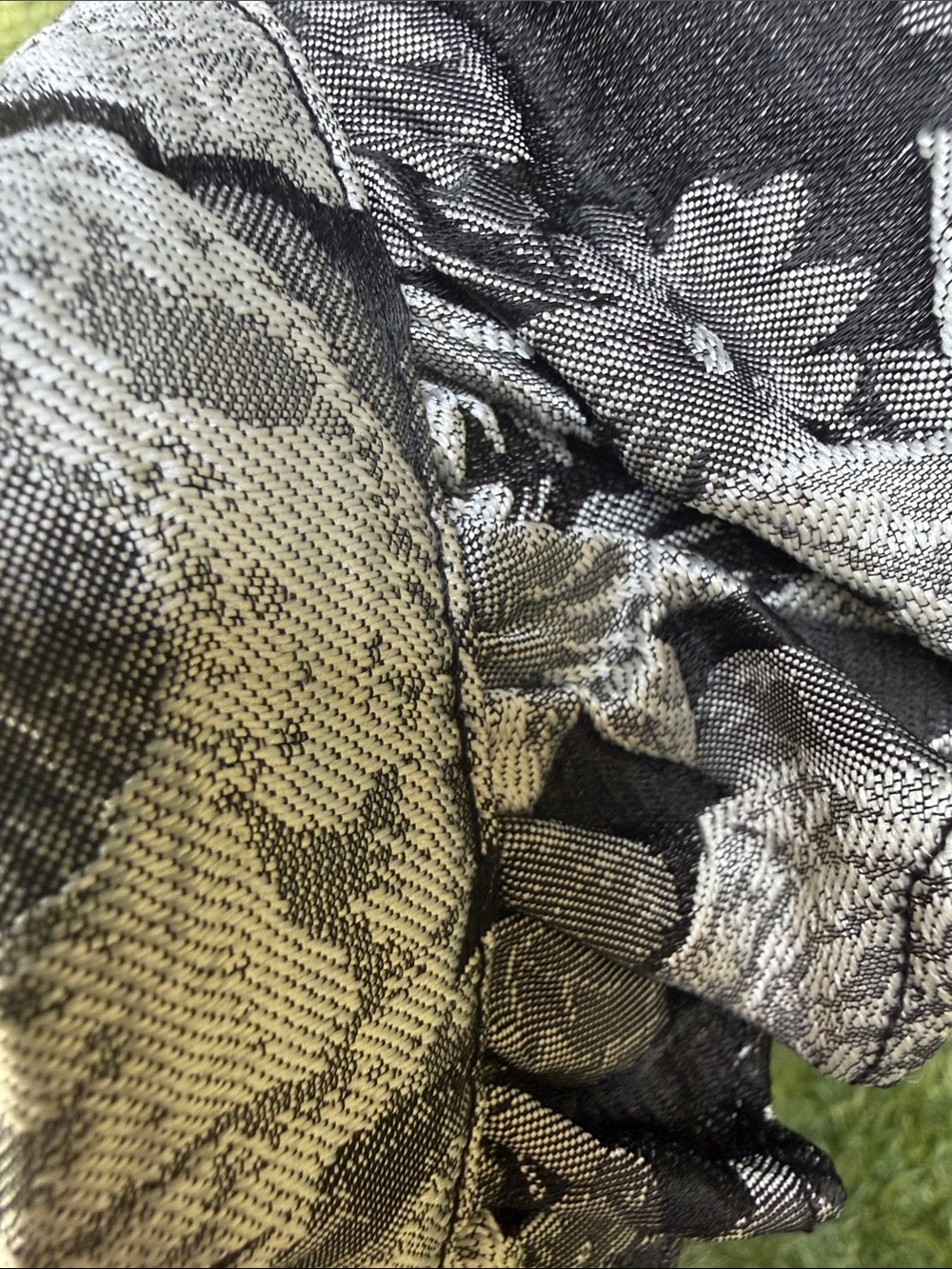 Kourt Medium Black Gray Floral Smocked Ruffle Strap Crop Top NWT - Picture 9 of 9